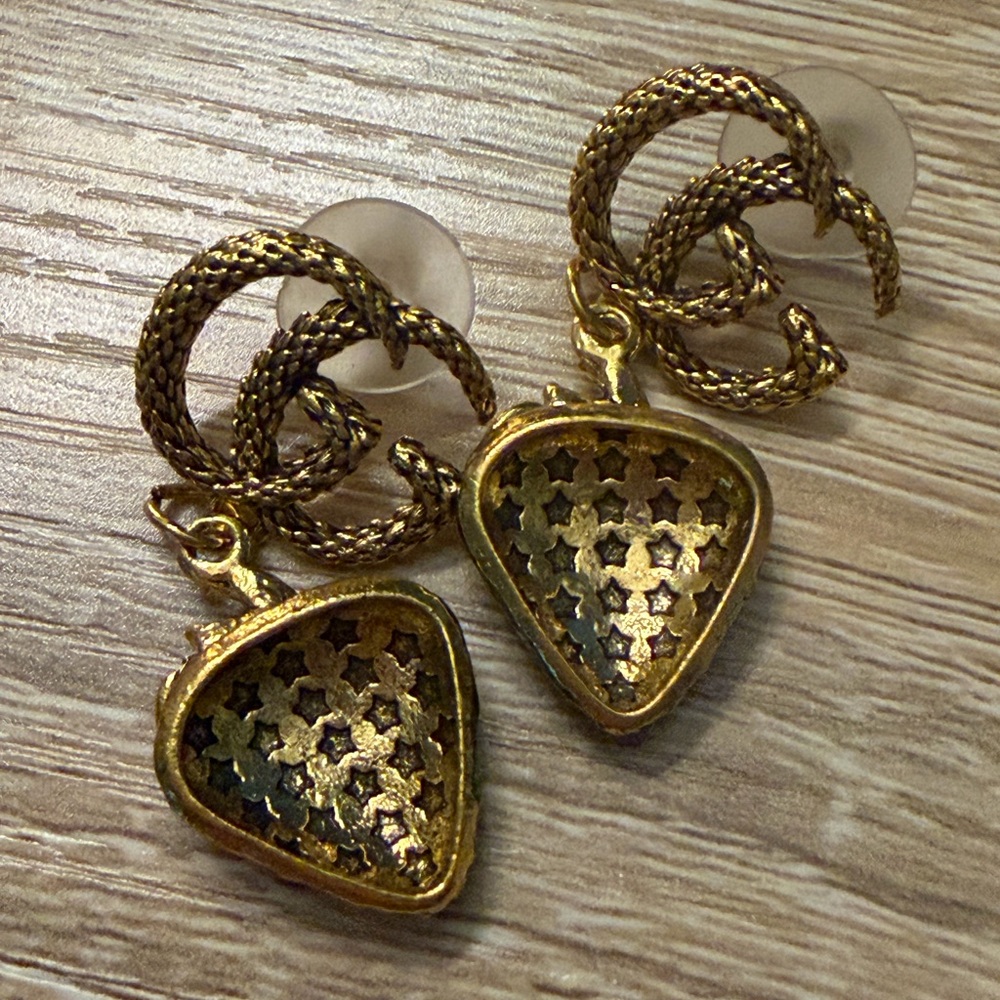 GG Retro Gold Tone Green Enamel Strawberry - Picture 2 of 2